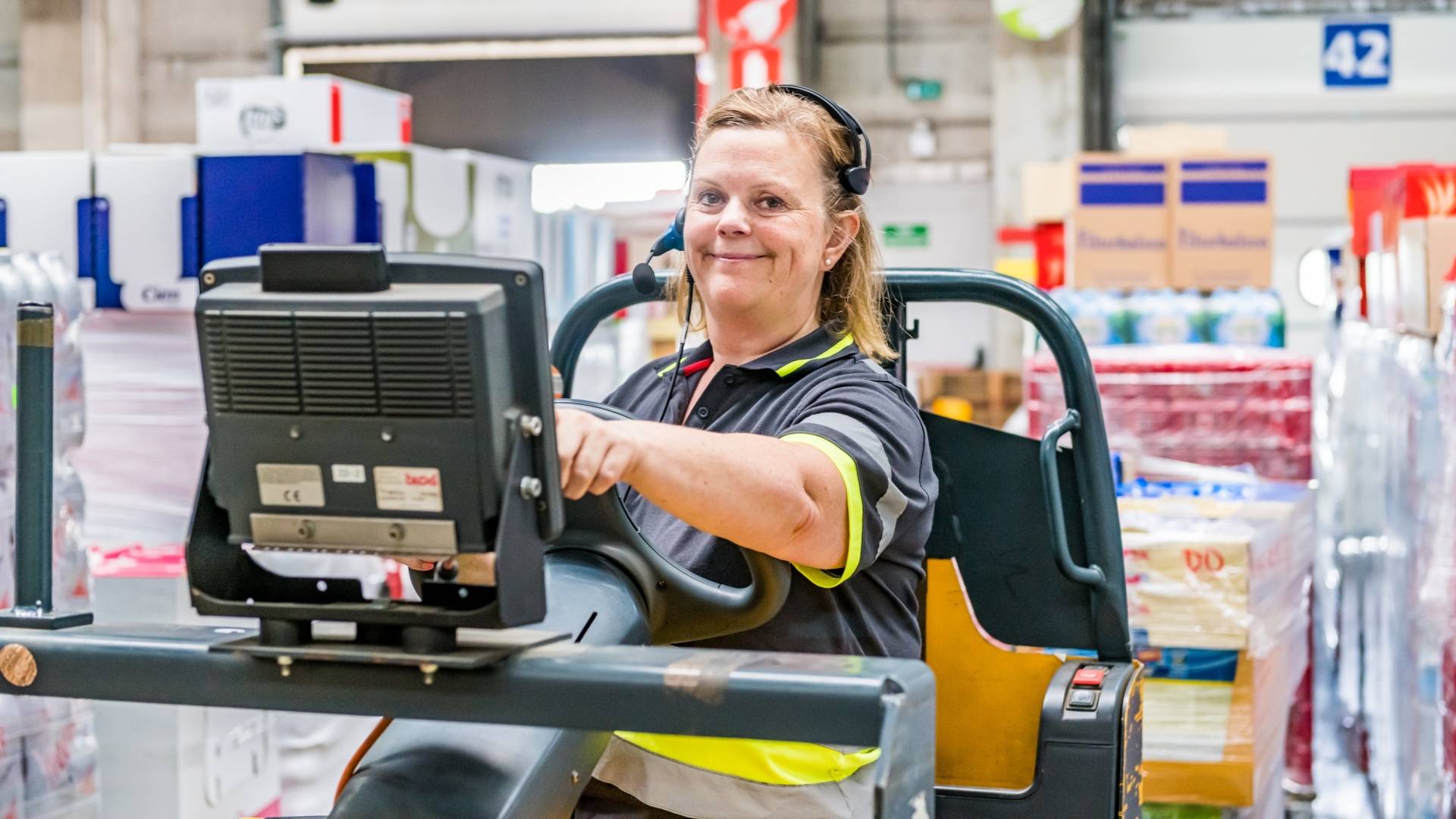 Nicole, orderpickster